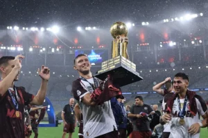 Fluminense garante contrato com Castillo até 2028 após reunião decisiva com o Lanús