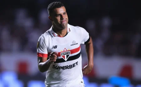Fluminense acerta com Alisson, do São Paulo, até o fim da temporada Fluminense acerta com Alisson, do São Paulo, até o fim da temporada