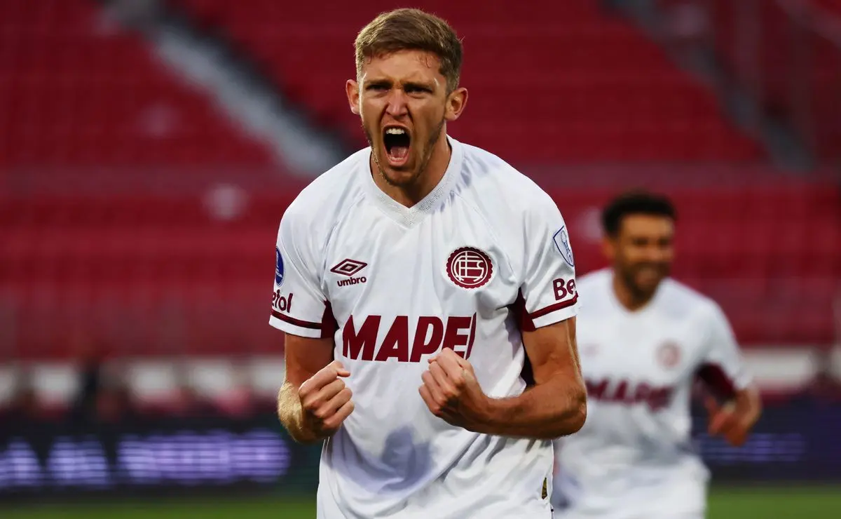 Fluminense intensifica busca por Rodrigo Castillo e avança em negociação. Fluminense intensifica busca por Rodrigo Castillo e avança em negociação.