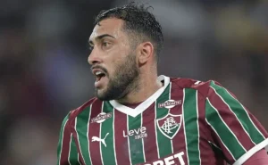 Fluminense confia em Freytes, mas Bologna o observa.