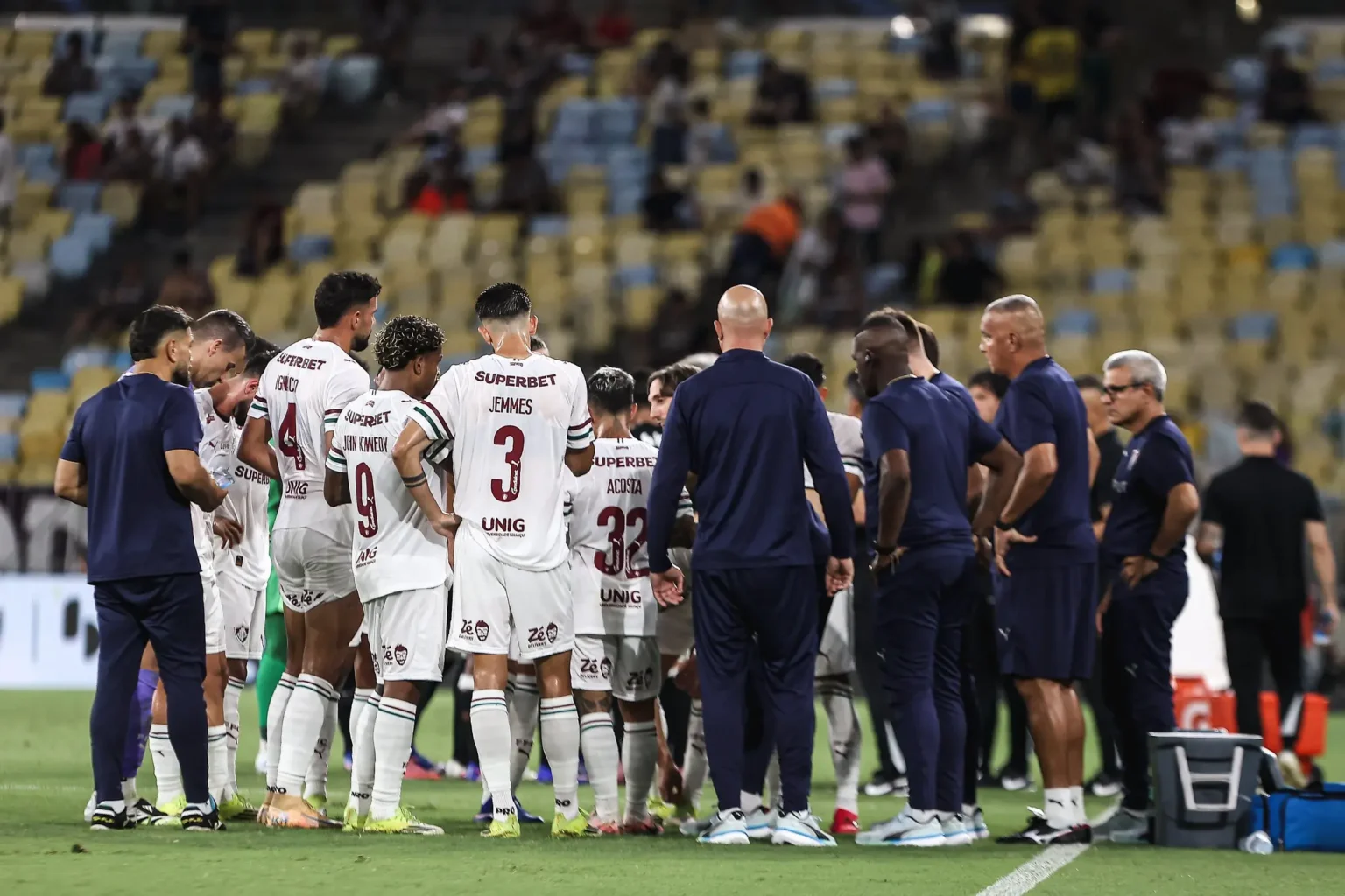 Fluminense tem defesa exposta e revive problemas com bolas aéreas