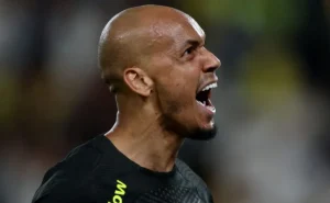Fluminense demonstra interesse em Fabinho, mas salário elevado complica acordo com Palmeiras