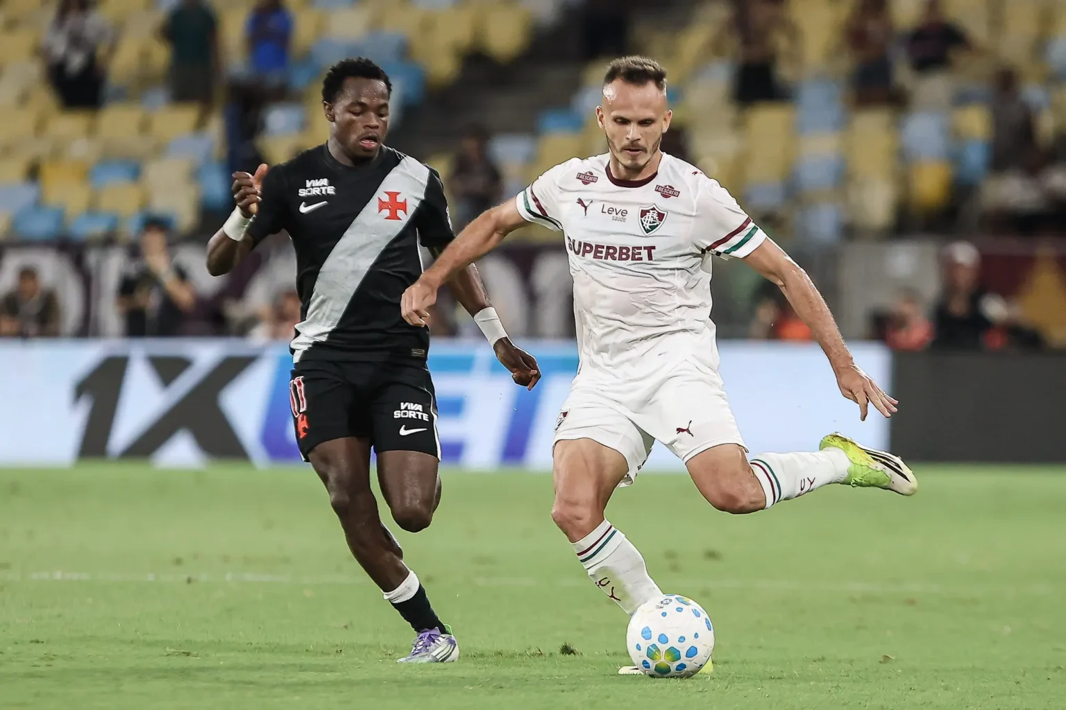 Fluminense estende contrato de Renê até 2027