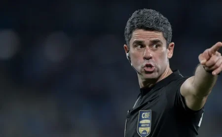 FPF define árbitros para as finais do Paulistão entre Palmeiras e Novorizontino; veja os nomes