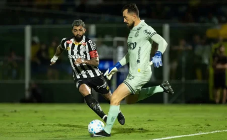 Gabigol decide com gols no fim e Santos empata em 2 a 2 com o Mirassol pelo Brasileirão