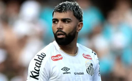 Gabigol ironiza anulação de gol do Santos contra o Cruzeiro no Brasileiro