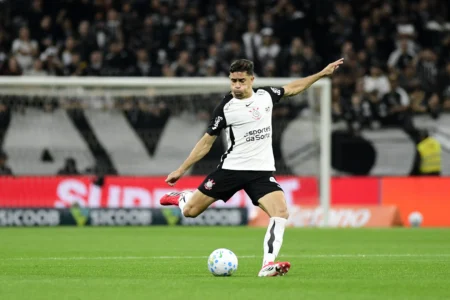 Gabriel Paulista lamenta derrota e cobra evolução no Corinthians: "Precisamos melhorar muito"