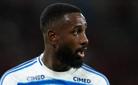 Gerson sob críticas da torcida do Cruzeiro após alto investimento em sua contratação