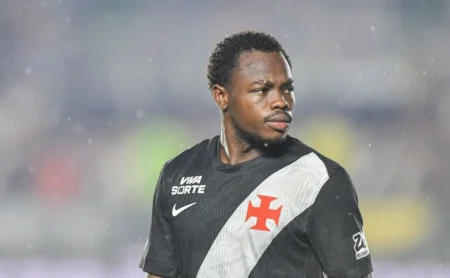 Gómez brilha pelo Vasco contra o Palmeiras e se consolida na busca por vaga na Colômbia