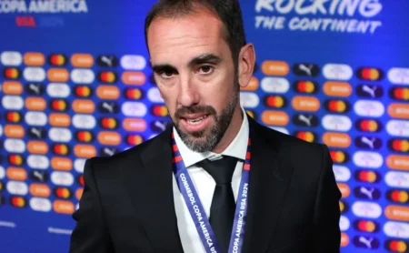 Godín avalia que Filipe Luís está pronto para o futebol europeu após deixar o Flamengo: “Ele conhece muito bem”