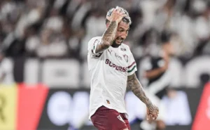 Gol de Lucho Acosta anulado por impedimento gera polêmica em Vasco x Fluminense