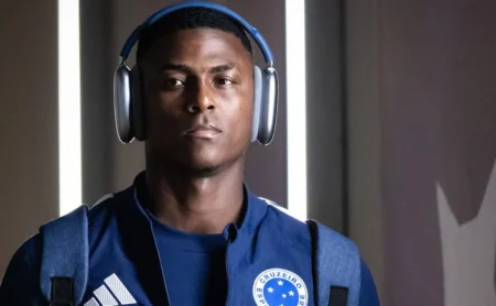 Gol em Cruzeiro x Vasco tem autoria corrigida: de Chico da Costa para Neiser Villarreal