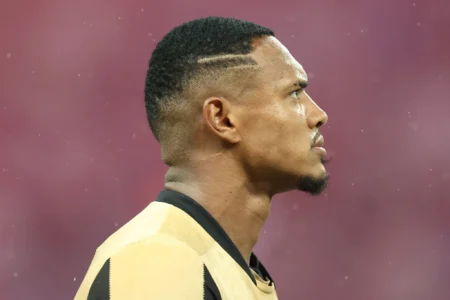 Goleiro John conclui recuperação no Botafogo e sonha com a Copa do Mundo