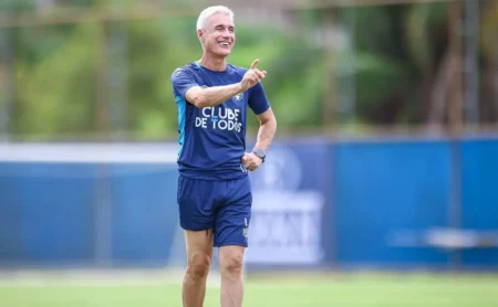 Grêmio: Arthur desfalca, estreia em vista e time provável contra o Bragantino