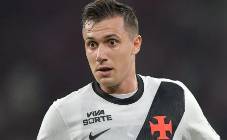 Grêmio busca Piton e oferece Dodi ao Vasco, que avalia custos da negociação
