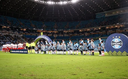 Grêmio inicia venda de ingressos para jogo contra Bragantino com promoção na Arena