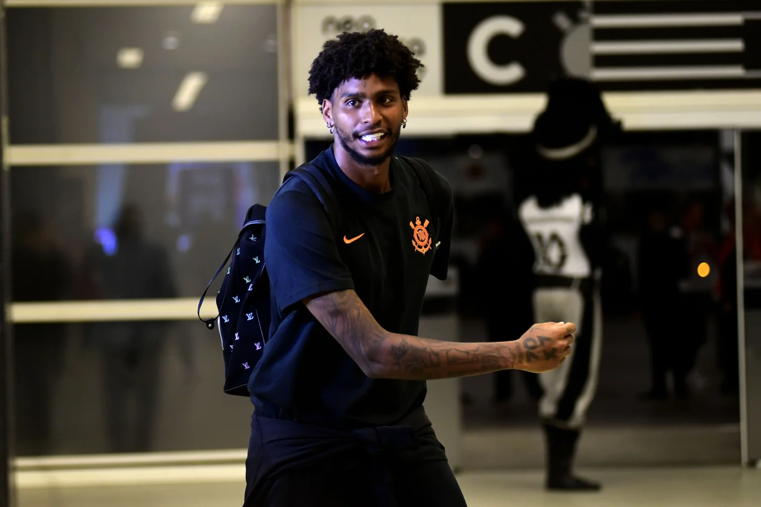 Hugo Souza, destaque no Corinthians, avalia retorno à Europa após a Copa do Mundo