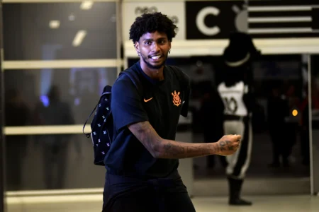 Hugo Souza, destaque no Corinthians, avalia retorno à Europa após a Copa do Mundo