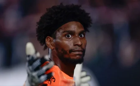 Hugo Souza, do Corinthians, é convocado por Ancelotti para substituir Alisson, lesionado, nesta Data FIFA. Hugo Souza, do Corinthians, é convocado por Ancelotti para substituir Alisson, lesionado, nesta Data FIFA.