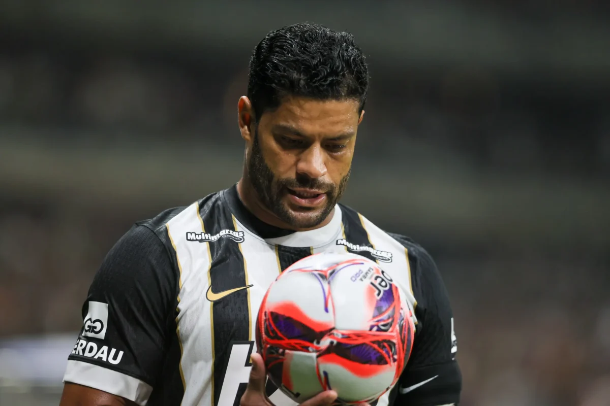 Hulk critica árbitro e relata alerta sobre possível briga em partida do Atlético-MG Hulk critica árbitro e relata alerta sobre possível briga em partida do Atlético-MG