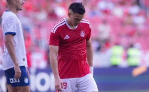 Inter negocia patrocínio, mas Grêmio impede acordo e acende nova disputa nos bastidores