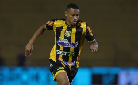 Internacional se afasta de Patrick, do Novorizontino, e zagueiro pode jogar no exterior