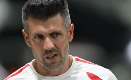 Internacional perde para o Atlético-MG e Paulo Pezzolano busca soluções