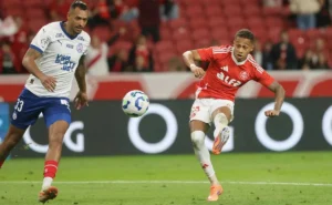 Internacional busca manter invencibilidade contra o Bahia no Beira-Rio pelo Brasileirão