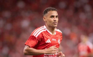 Internacional vence Chapecoense e demonstra evolução com as mudanças de Paulo Pezzolano