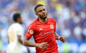 Internacional é banido pela FIFA por atraso em pagamento de acordo com Wanderson
