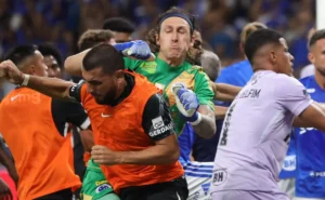 Investigação policial apura confusão generalizada em Cruzeiro x Atlético-MG e jogadores podem ser indiciados.