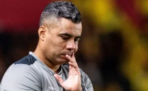 Jair Ventura deseja recuperação a Marlon após grave lesão em Grêmio x Vitória: “Ficamos incrédulos”