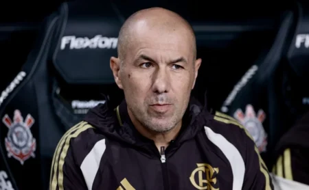 Jardim lamenta empate do Flamengo e justifica ausência de Plata