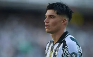 Joaquín Correa em recuperação e busca espaço com Anselmi no Botafogo