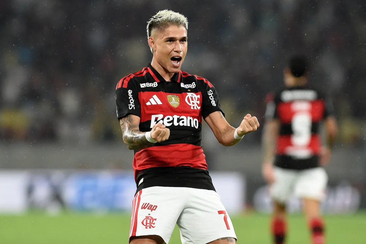Jogadores atribuem melhora do Flamengo a fator físico após troca de Filipe Luís por Jardim Jogadores atribuem melhora do Flamengo a fator físico após troca de Filipe Luís por Jardim