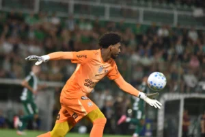 Jogadores comentam sobre o grupo e almejam a Libertadores pelo Corinthians: "Brigar pelo título"