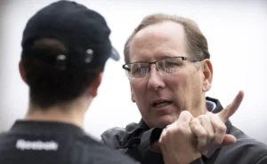 John Textor busca substituto para Anselmi e Botafogo negocia com Hernán Crespo