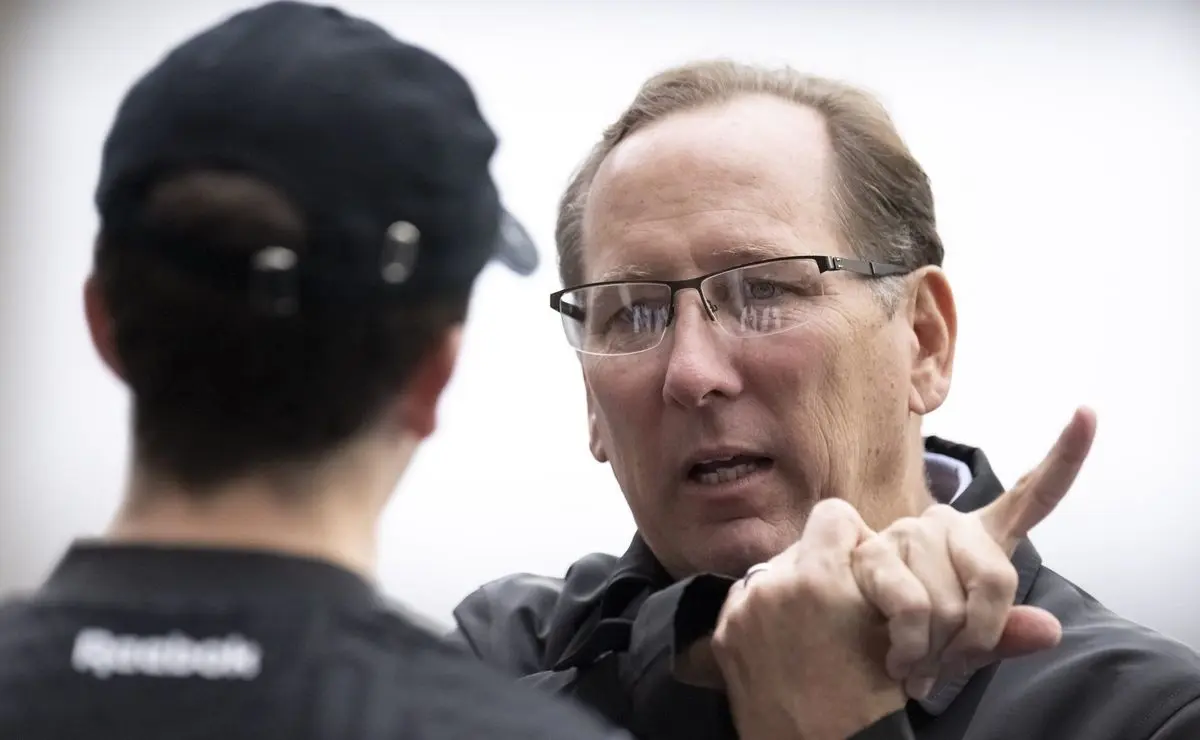 John Textor busca substituto para Anselmi e Botafogo negocia com Hernán Crespo John Textor busca substituto para Anselmi e Botafogo negocia com Hernán Crespo