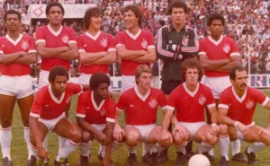 João Carlos, campeão invicto do Brasileirão 1979 pelo Internacional, morre.
