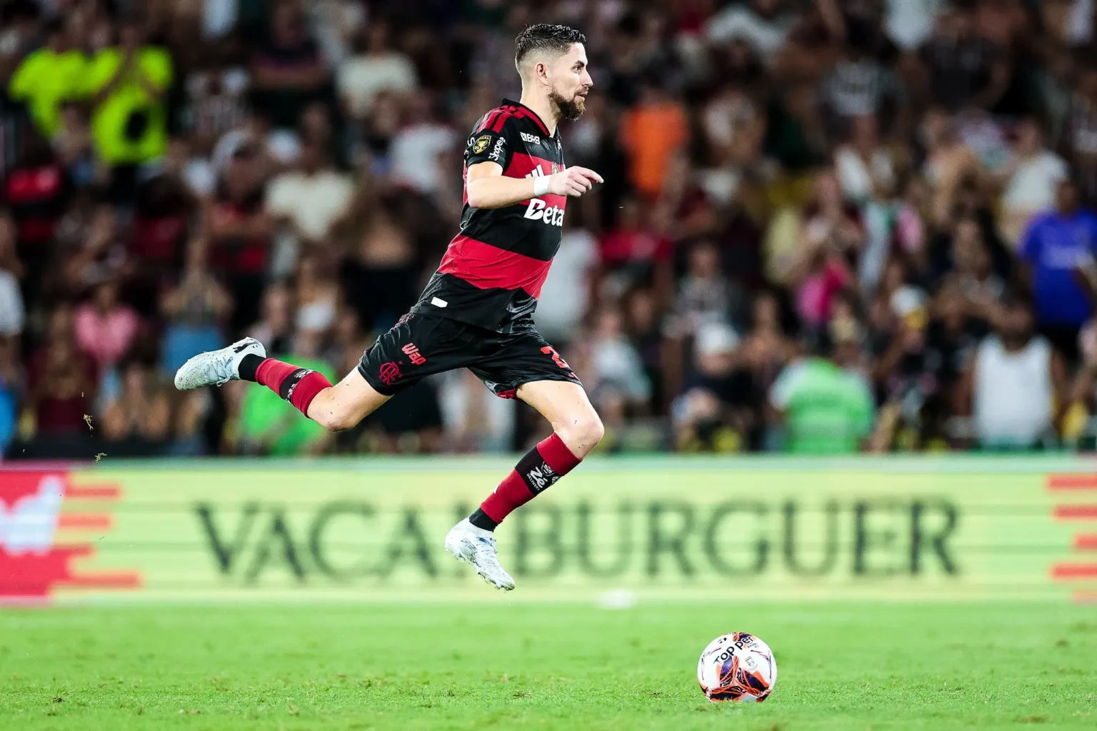 Jorginho, do Flamengo, explica origem inusitada de pulinho em cobrança de pênalti: "Foi numa brincadeira"