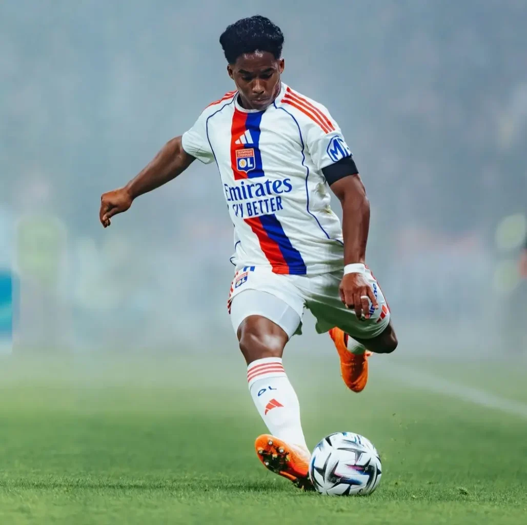 Jornal espanhol critica Endrick após eliminação do Lyon: "Praticamente invisível"