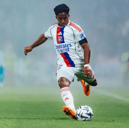 Jornal espanhol critica Endrick após eliminação do Lyon: "Praticamente invisível"