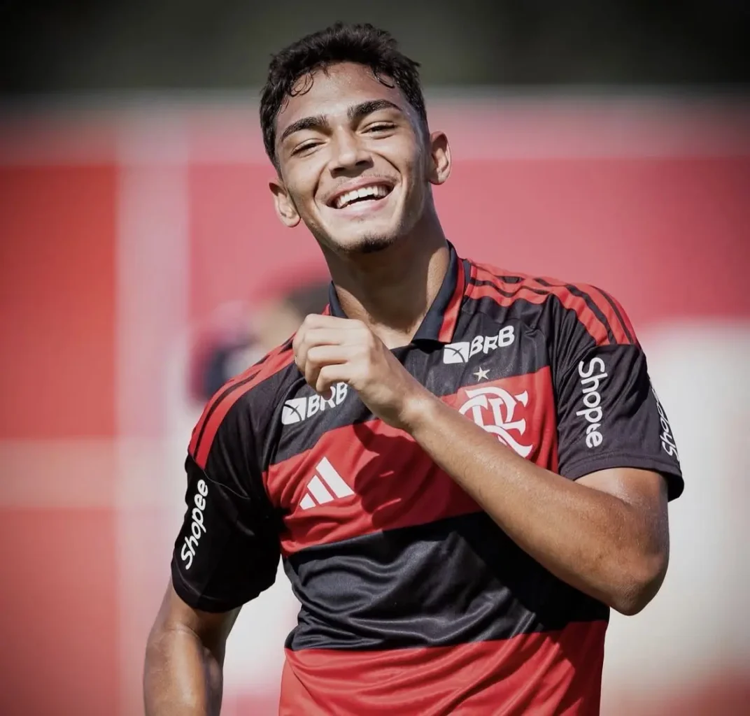 Josmar se destaca nas categorias de base e surge como opção no time profissional do Flamengo: conheça o atacante