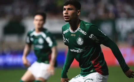 Jovens talentos da base ganham espaço no Palmeiras durante a Data Fifa
