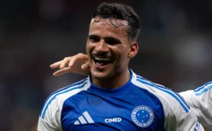 Kaiki Bruno: Revelação da Seleção supera Douglas Santos em desempenho na temporada Kaiki Bruno: Revelação da Seleção supera Douglas Santos em desempenho na temporada