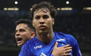 Kaio Jorge detalha conversa com torcida organizada do Cruzeiro antes da vitória: “É normal”