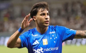 Kaio Jorge comenta confusão generalizada entre Cruzeiro e Atlético-MG e afirma que rivalidade ficou em campo