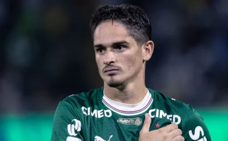Khellven criticado no primeiro tempo da final do Campeonato Paulista entre Novorizontino e Palmeiras