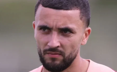 Labyad estreia com derrota pelo Corinthians contra o Coritiba e tem atuação discreta