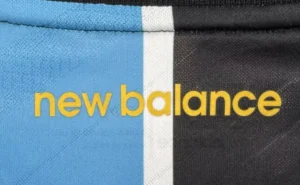 Lançamento do novo uniforme do Grêmio tem data definida Lançamento do novo uniforme do Grêmio tem data definida